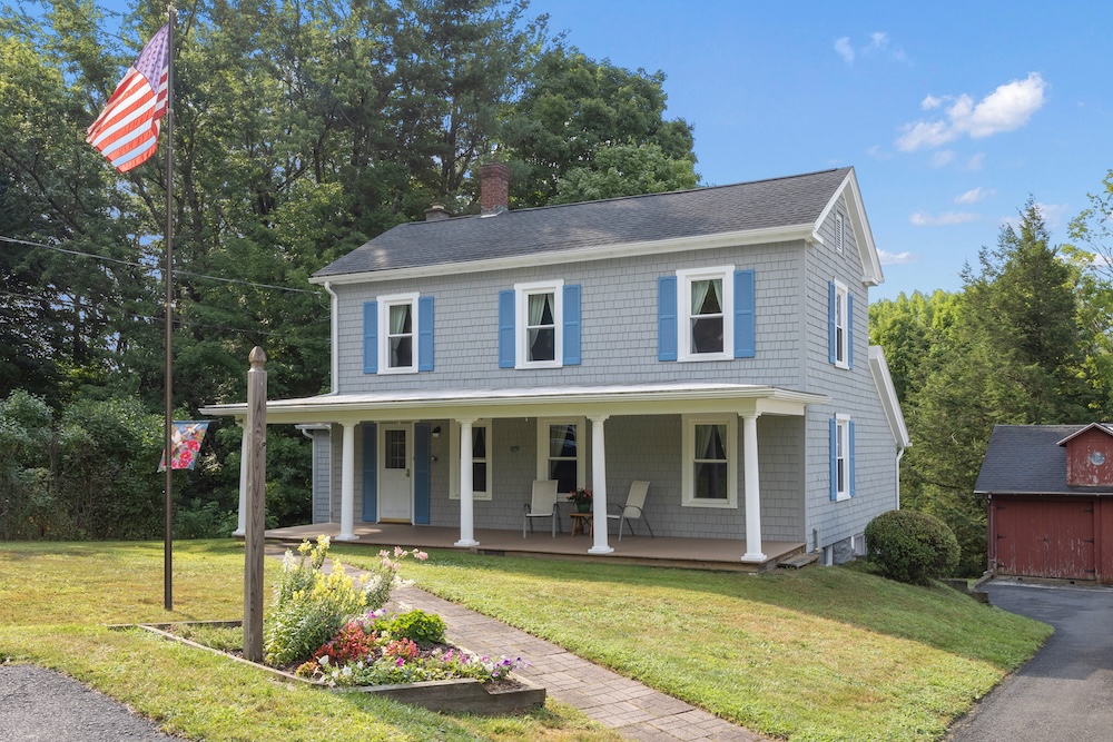 Cozy Farmhouse